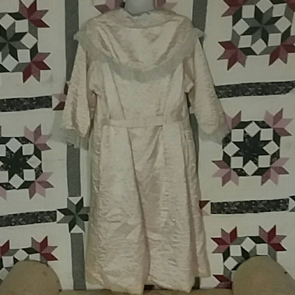 True Vintage Night Robe - Picture 5 of 8